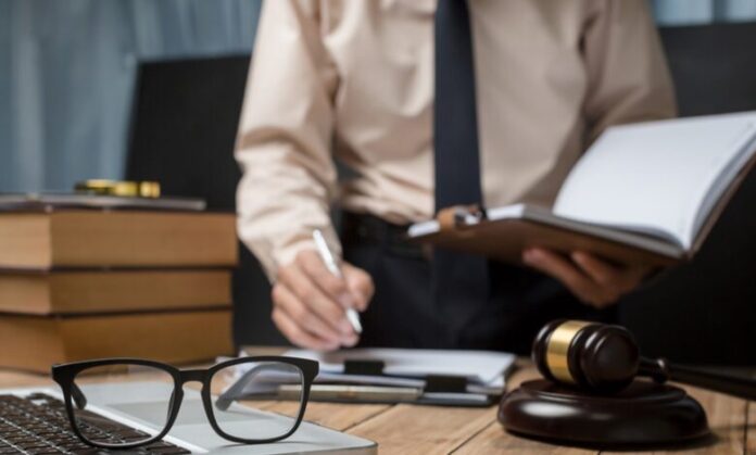 5 Benefits of Consulting with a Workers Compensation Attorney