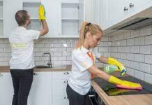 End of Tenancy Cleaning - cleaning the Kitchen
